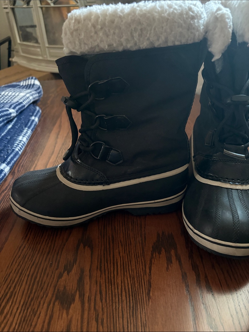 Sorel Kids Black and White Waterproof Winter Boot with Sherpa Cuff - Picture 3 of 8